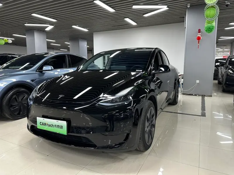 Tesla Model Y, 2023