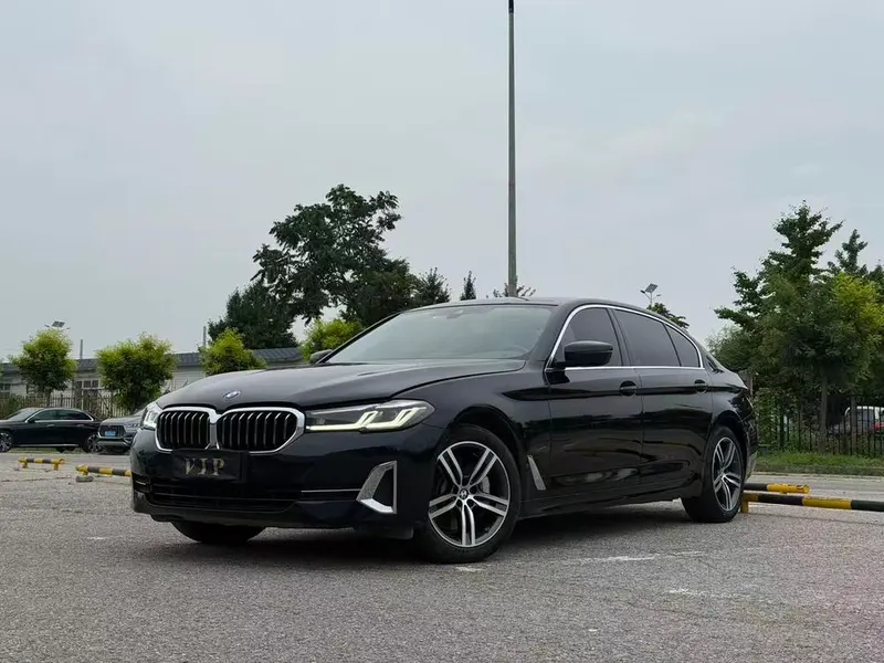 BMW 5-Series, 2022