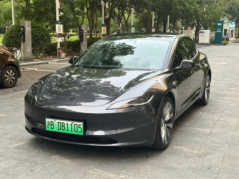 Tesla Model 3, 2025
