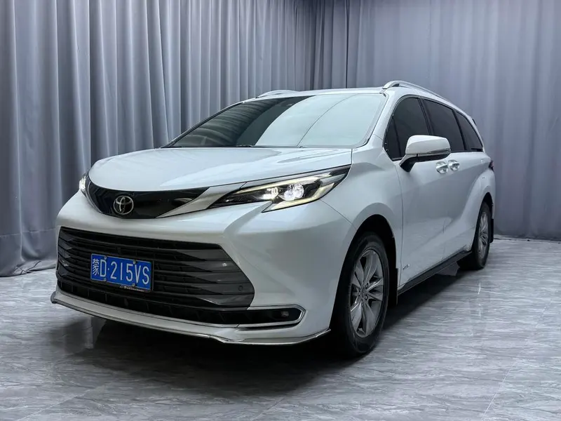 Toyota Sienna, 2024