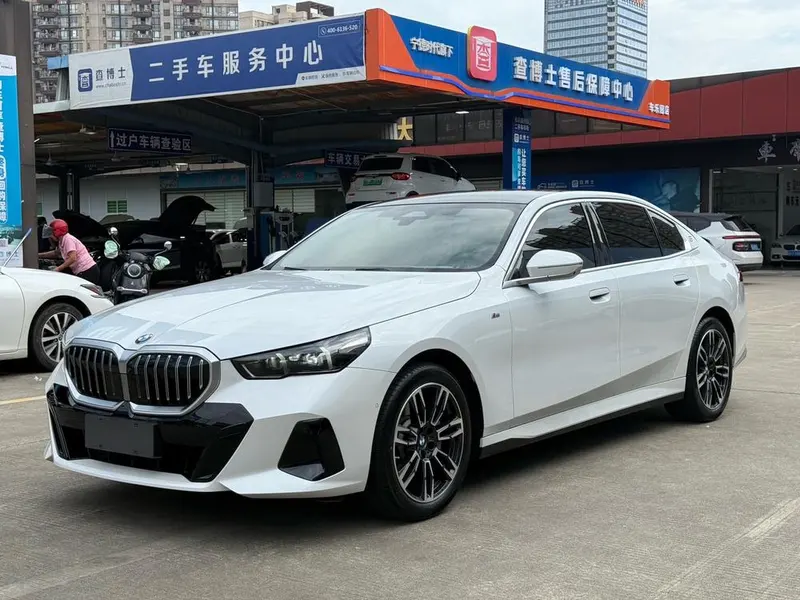 BMW 5-Series, 2024
