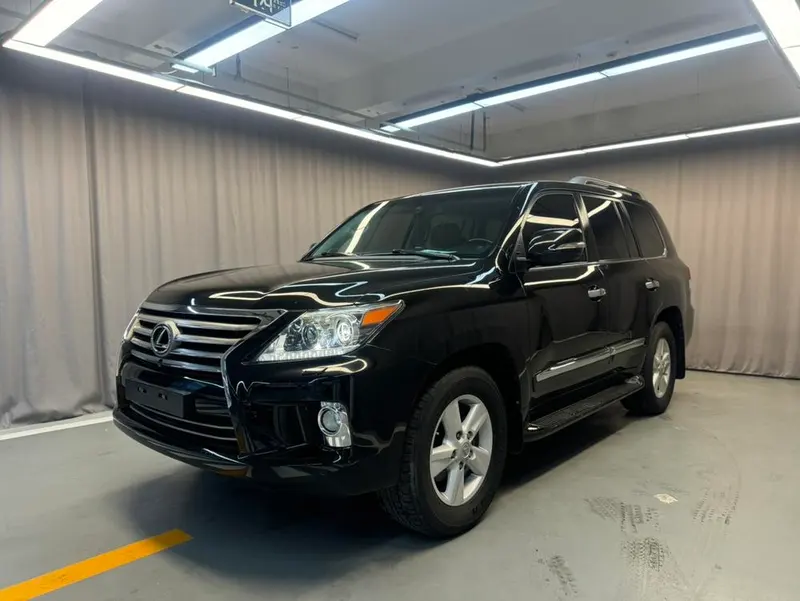 Lexus LX, 2012