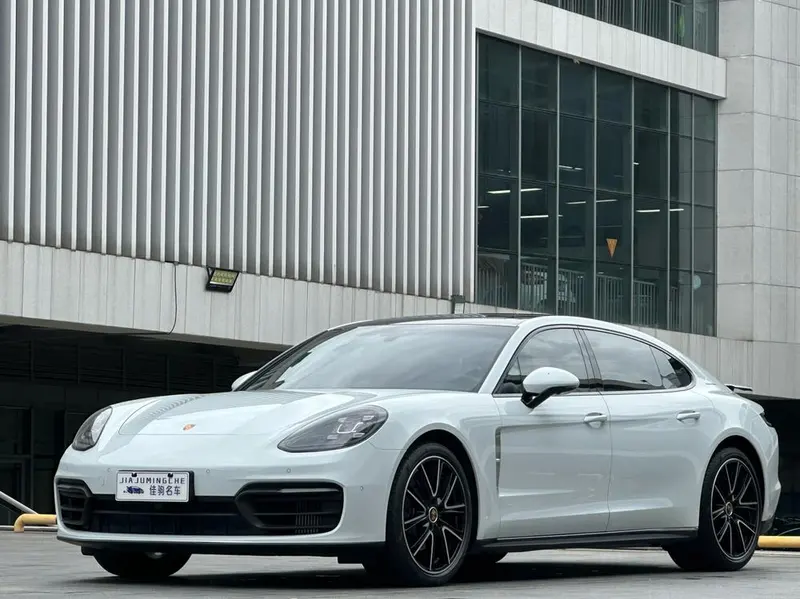 Porsche Panamera, 2023