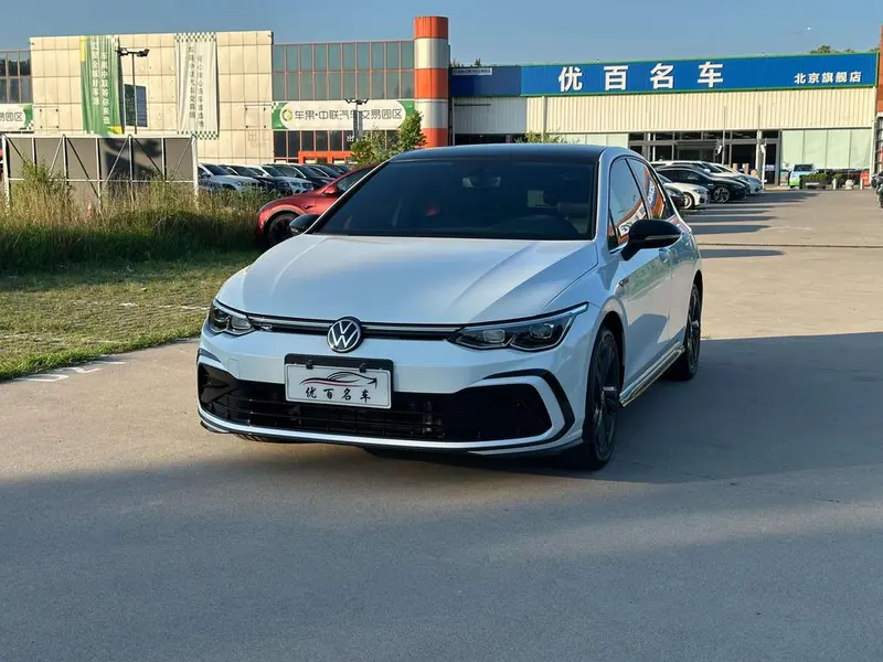 Volkswagen Golf, 2023