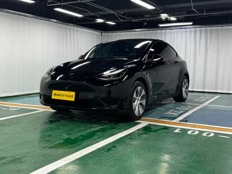 Tesla Model Y, 2022