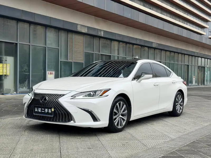 Lexus ES, 2018