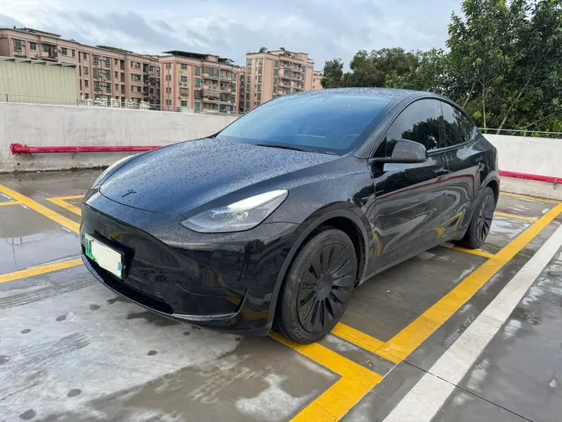 Tesla Model Y, 2022