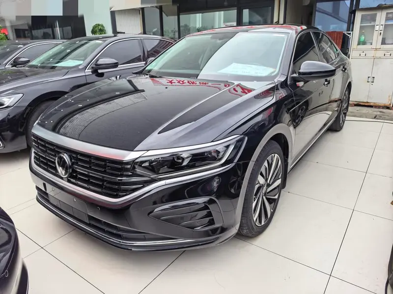 Volkswagen Passat, 2022