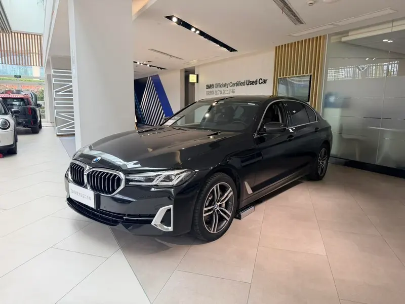 BMW 5-Series, 2022
