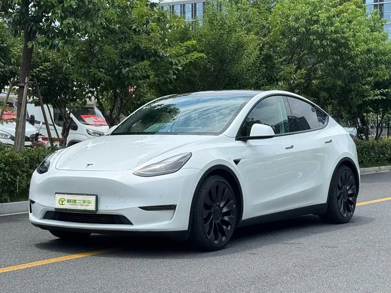 Tesla Model Y, 2022