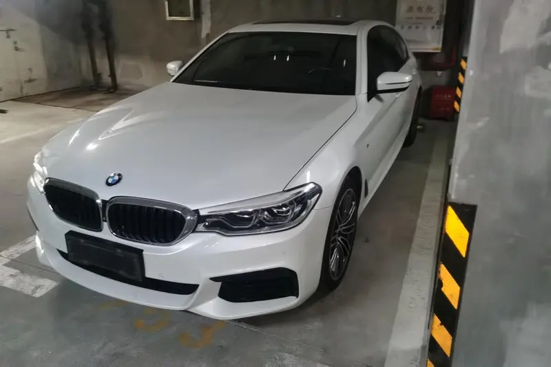 BMW 5-Series, 2018