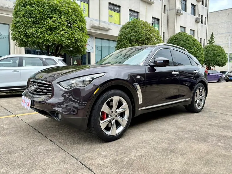 Infiniti FX, 2011