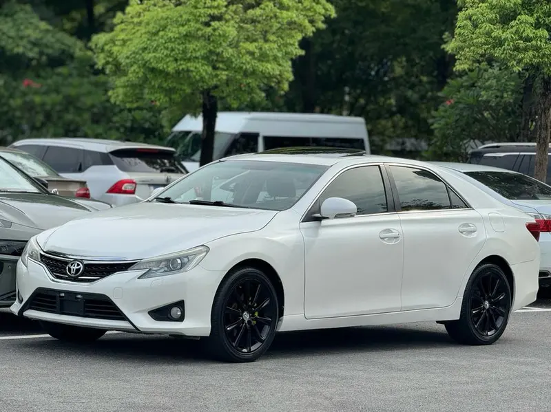 Toyota Reiz, 2013