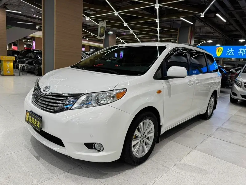 Toyota Sienna, 2016