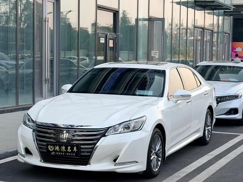 Toyota Crown, 2017