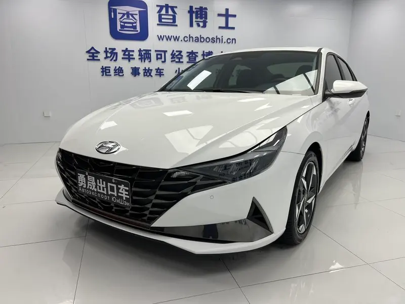 Hyundai Elantra, 2022