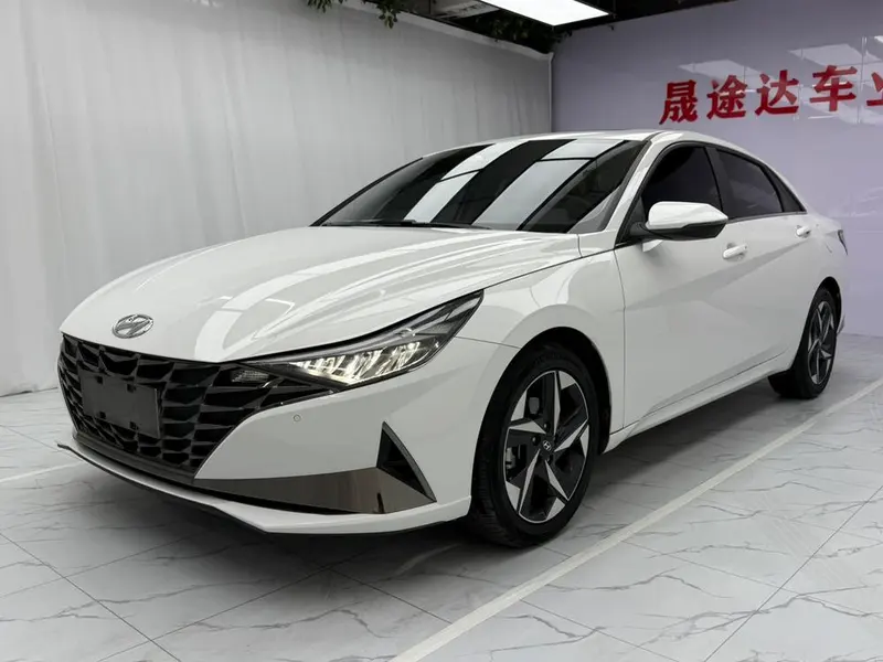 Hyundai Elantra, 2022