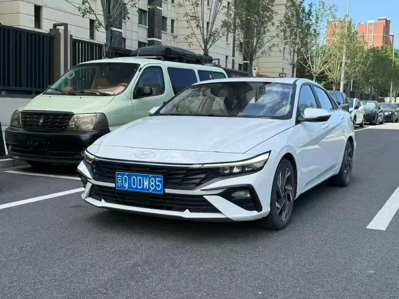 Hyundai Elantra, 2023