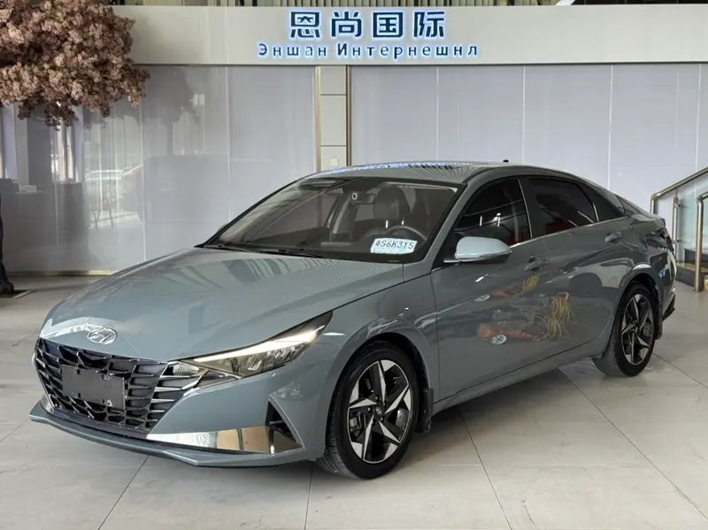 Hyundai Elantra, 2022