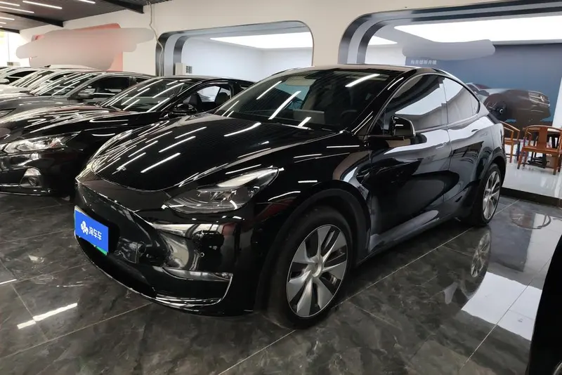 Tesla Model Y, 2022
