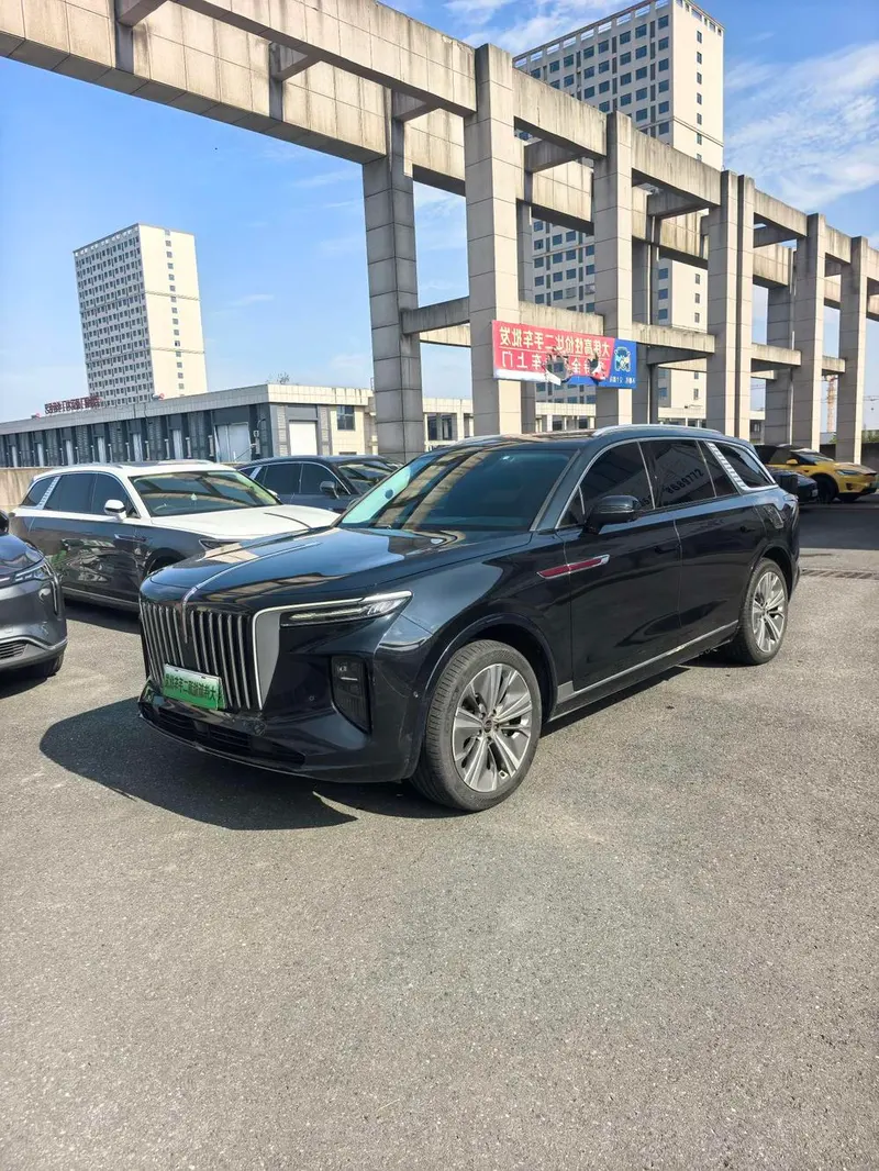 Hongqi E-HS9, 2022