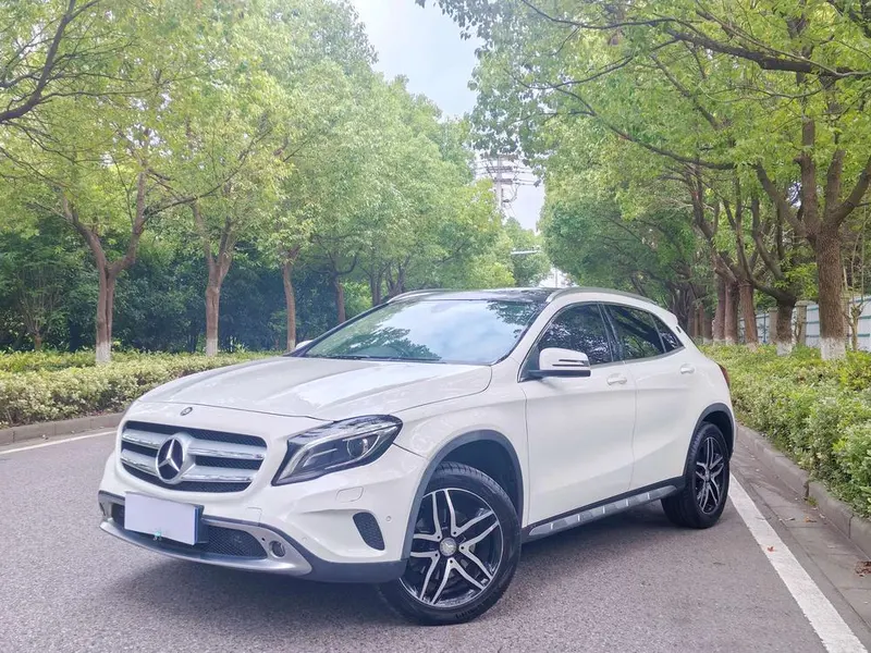 Mercedes-Benz GLA, 2015