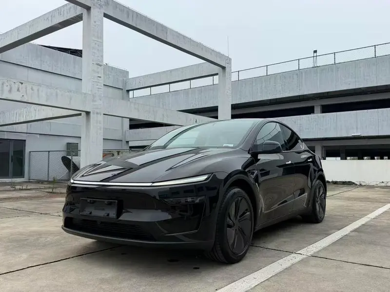 Tesla Model Y, 2026