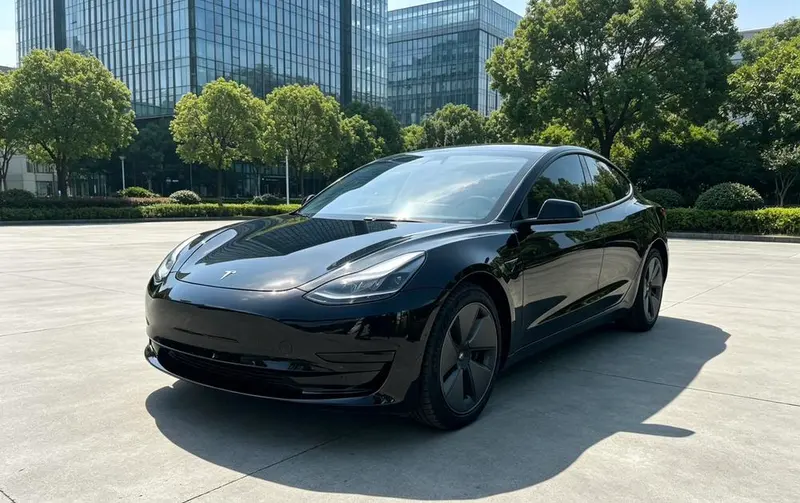 Tesla Model 3, 2022