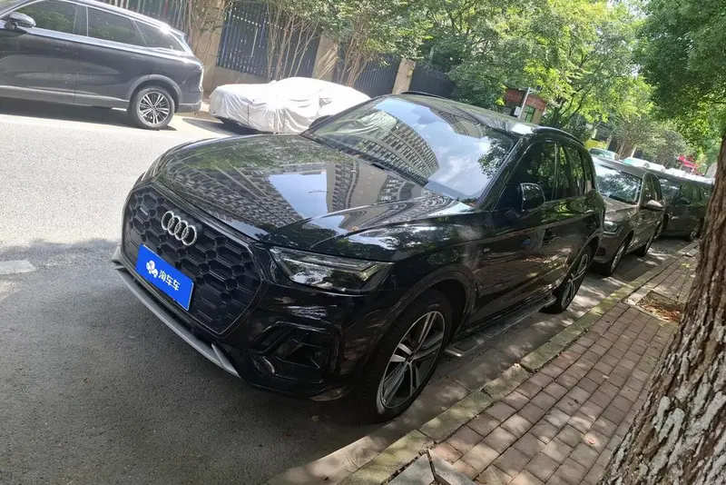 Audi Q5L, 2022
