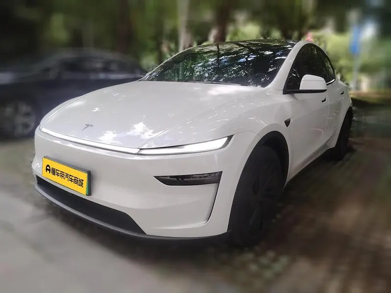 Tesla Model Y, 2026