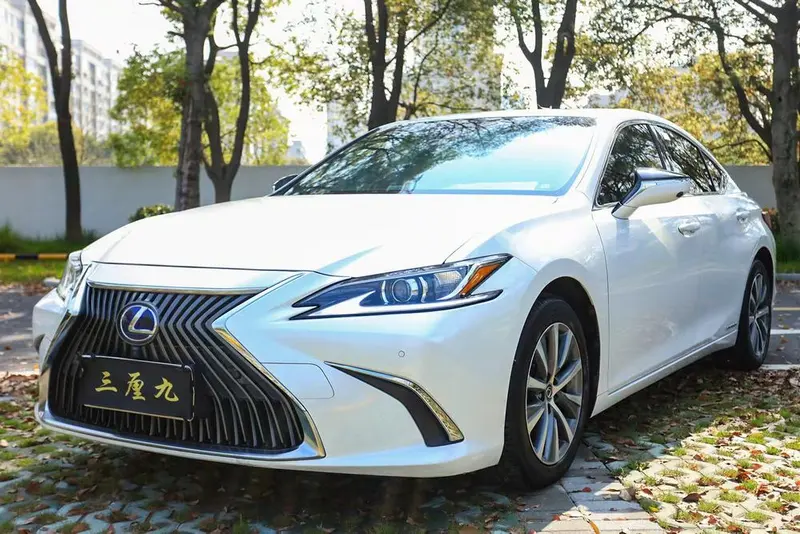 Lexus ES, 2020