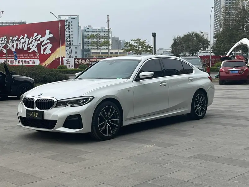 BMW 3-Series, 2021