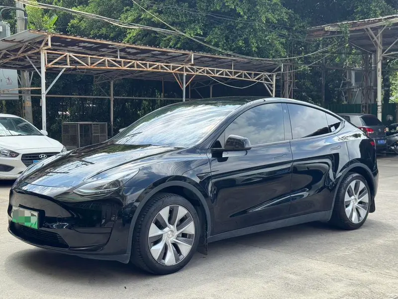 Tesla Model Y, 2022