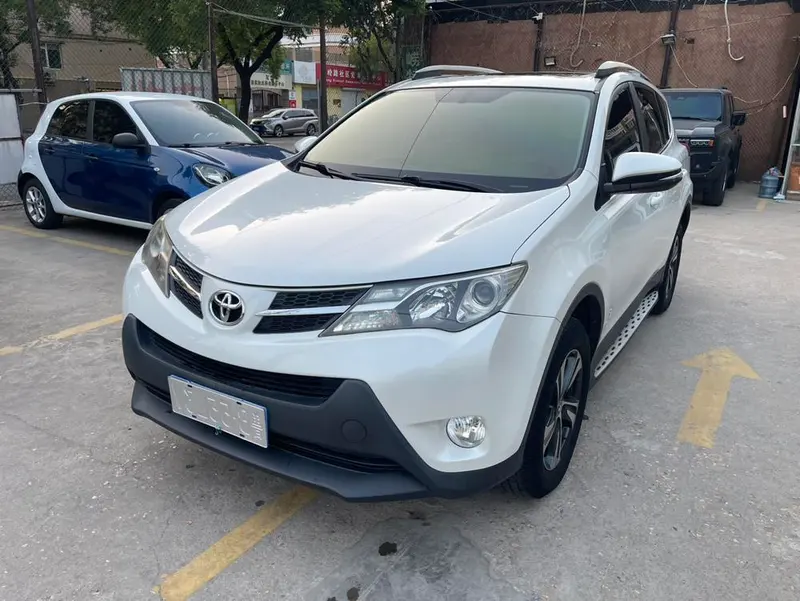 Toyota RAV4, 2015