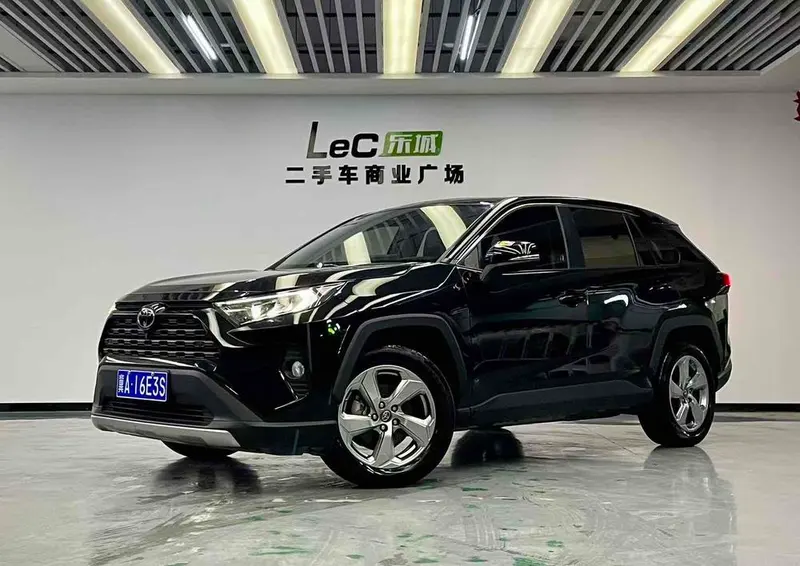 Toyota RAV4, 2023