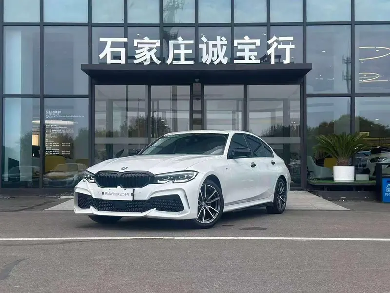 BMW 3-Series, 2022