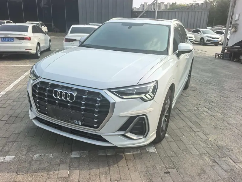 Audi Q3, 2022