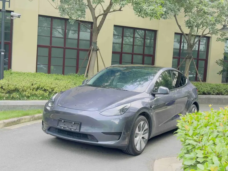 Tesla Model Y, 2022