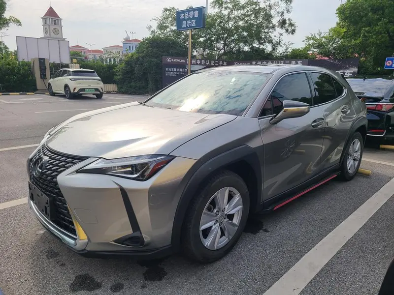 Lexus UX, 2020