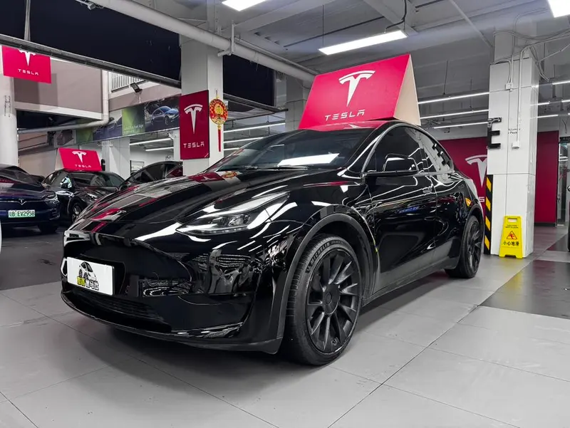 Tesla Model Y, 2022