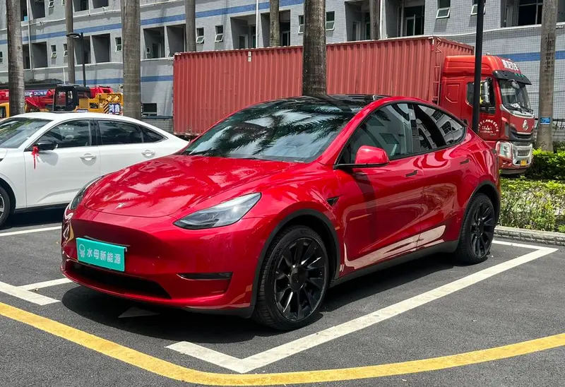 Tesla Model Y, 2022