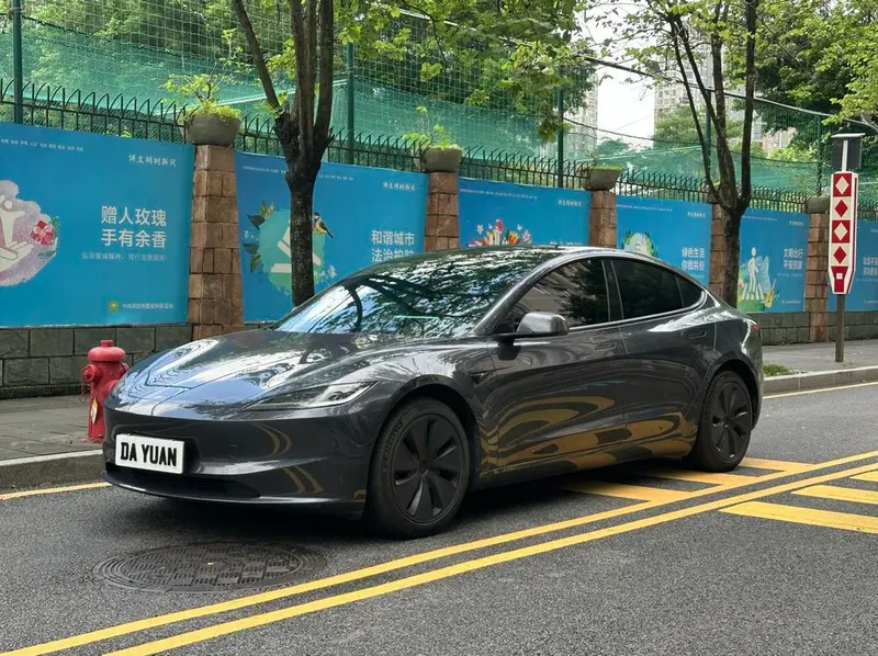 Tesla Model 3, 2023