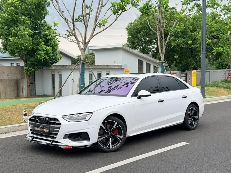 Audi A4L, 2021