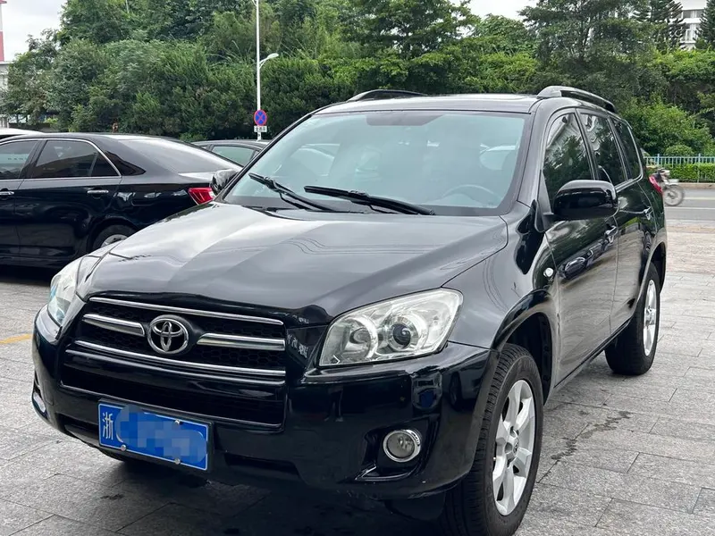 Toyota RAV4, 2011