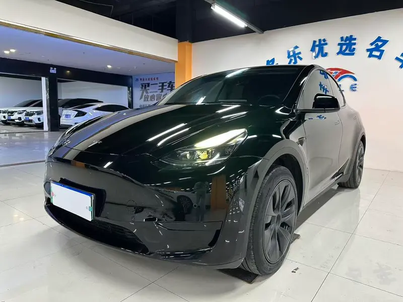 Tesla Model Y, 2023
