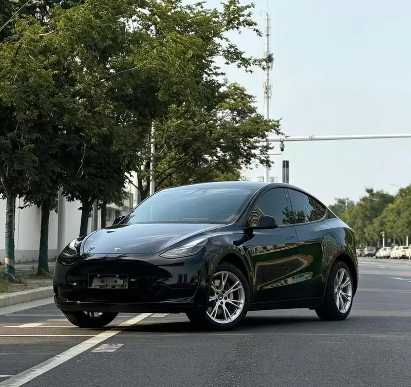 Tesla Model Y, 2022