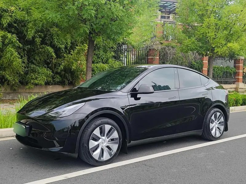 Tesla Model Y, 2022