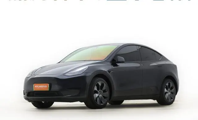 Tesla Model Y, 2024