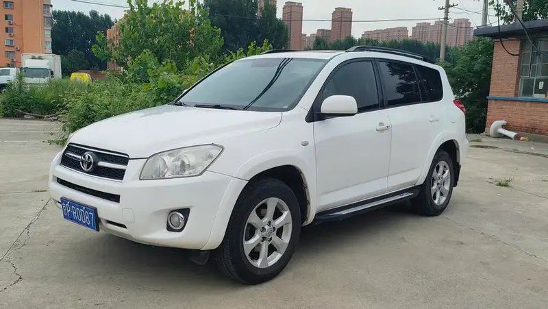 Toyota RAV4, 2010