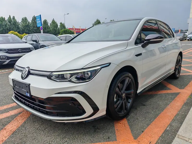 Volkswagen Golf, 2023
